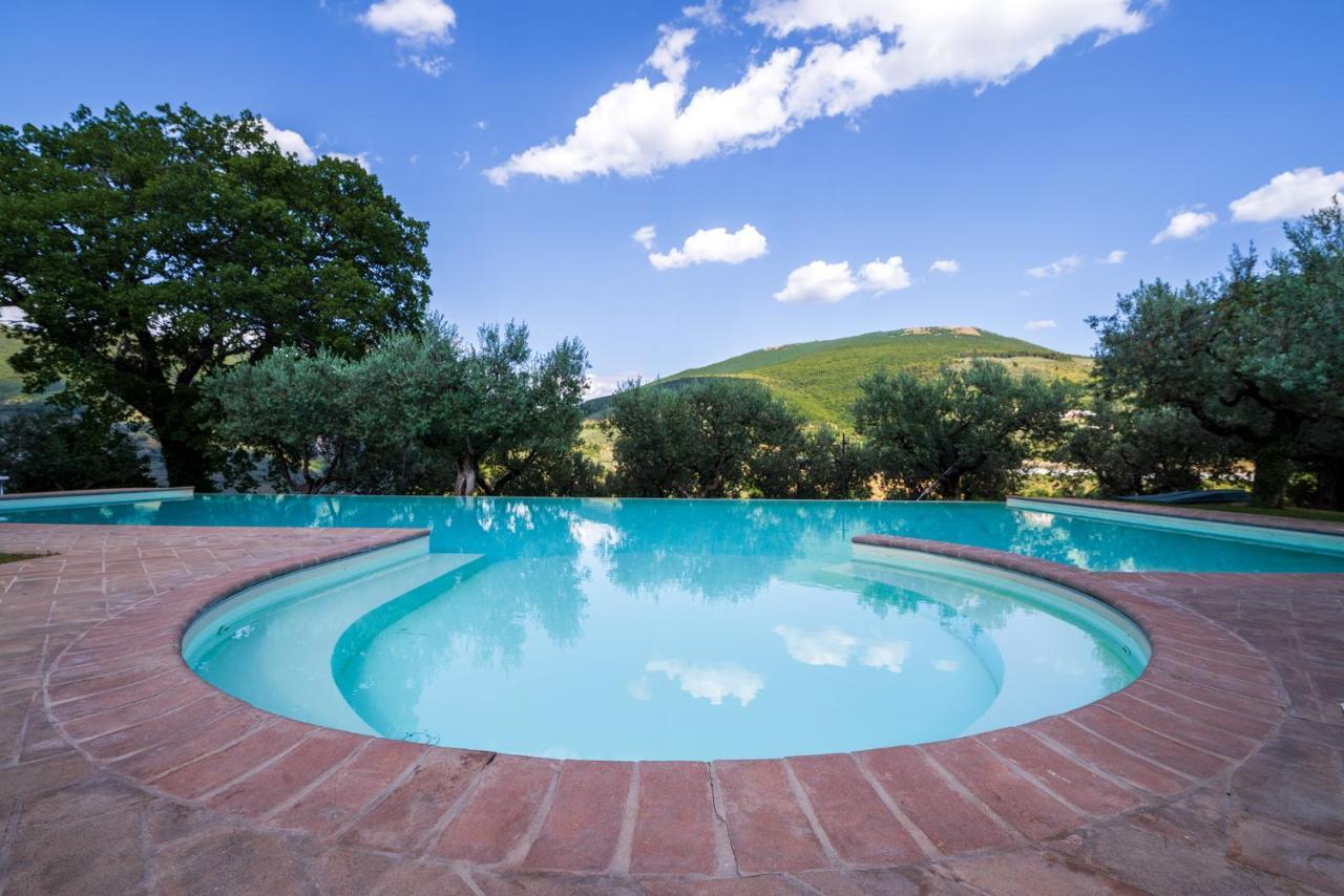 Agriturismo Le Vigne Foligno Exterior photo